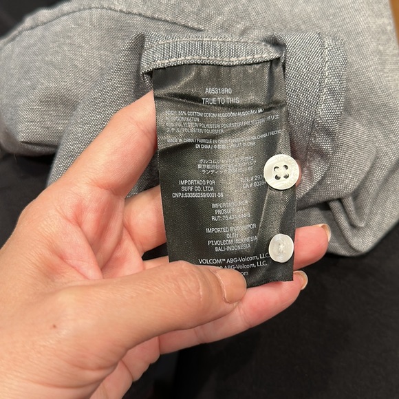 Volcom Shirt - Picture 3 of 4